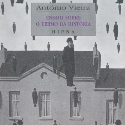 Capa de livro com homens de chapéu-coco em fundo cinzento