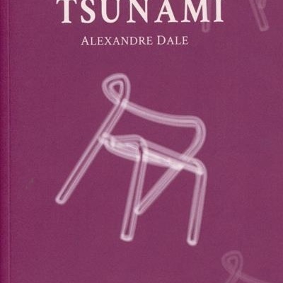 Capa de livro roxa com título TSUNAMI e desenho branco de cadeira