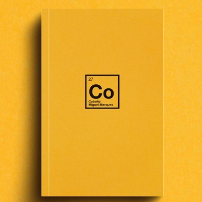 Livro de capa dura amarela com símbolo químico Co e texto Cobalto Miguel Marques