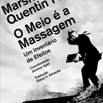 Capa de livro O Meio é a Massagem com homem de fato a surfar.