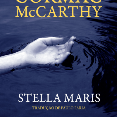 Capa de livro com uma mão emergindo da água e texto com título e autor