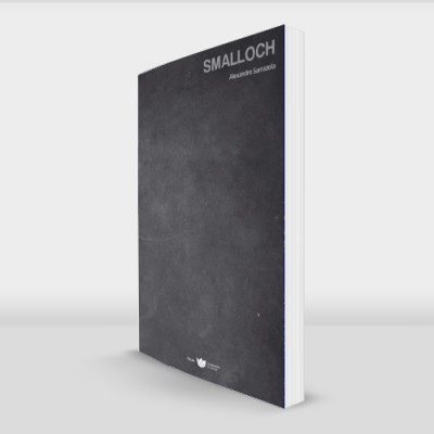 Livro com capa preta e título SMALLOCH em fundo cinza claro