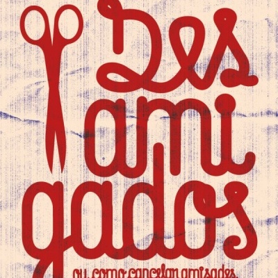 Capa de livro com texto vermelho em fundo bege texturizado