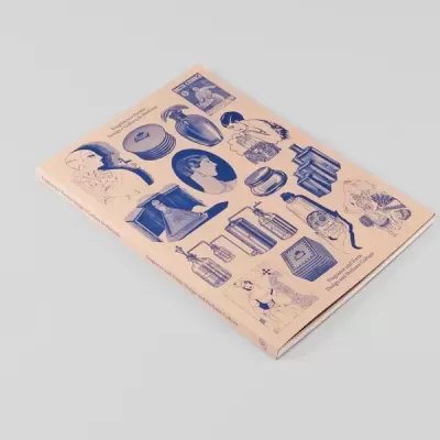 Livro com capa cor de salmão e ilustrações azuis de objetos vintage e pessoas