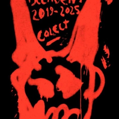 Caveira estilizada vermelha em fundo preto com texto REVISTA DECANDENTE 2019-2025 COLECT