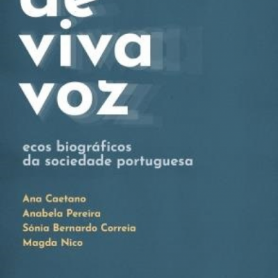 Capa de livro azul escuro com título e texto destacado em branco e amarelo