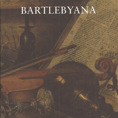 Livro BARTLEBYANA com fundo de natureza morta com violino e objetos antigos
