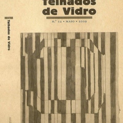 Capa de revista 'Telhados de Vidro' com design geométrico em castanho.
