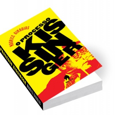 Livro amarelo com texto preto e vermelho, 'O PROCESSO KISSINGER', e imagem estilizada de pessoas.