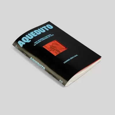 Livro de capa preta com título AQUEDUTO e detalhe vermelho no centro