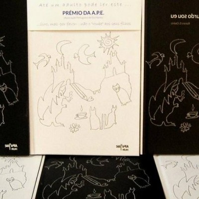 Caixas pretas e brancas com desenhos de animais e texto 'O Lápis Suíno sou eu'