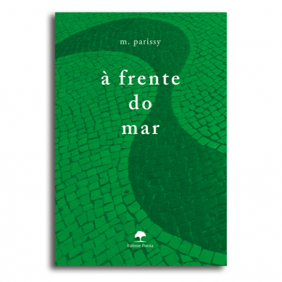 Capa de livro verde com padrão de calçada portuguesa e texto à frente do mar
