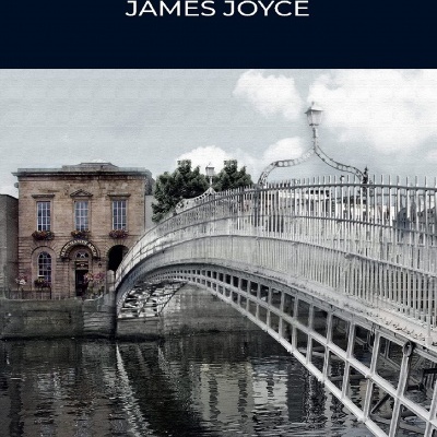 Capa do livro Ulysses de James Joyce com ponte metálica branca e edifício antigo ao fundo
