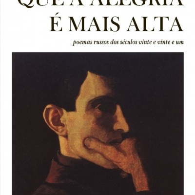 Capa de livro com texto e pintura de homem a pensar sobre fundo escuro