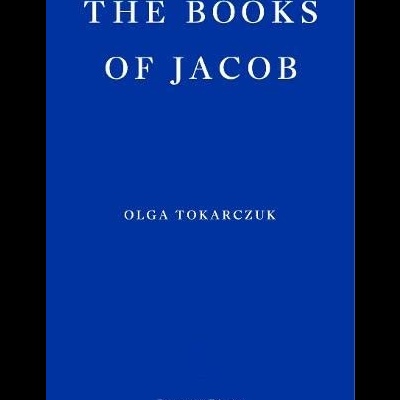 Capa azul de livro com texto branco THE BOOKS OF JACOB de Olga Tokarczuk.
