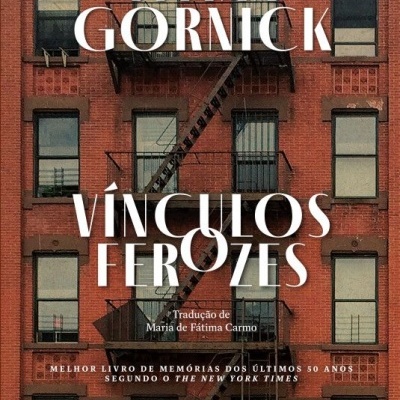 Capa de livro com fachada de prédio em tijolo vermelho e texto em branco