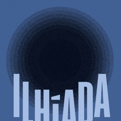 Capa de livro azul com título ILHÍADA e autor ALBERTO PIMENTA