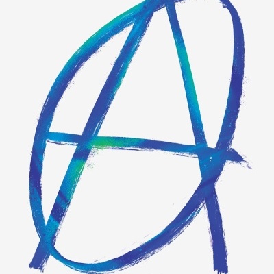 Símbolo de anarquia azul pintado com texto AURORA Blue Kida