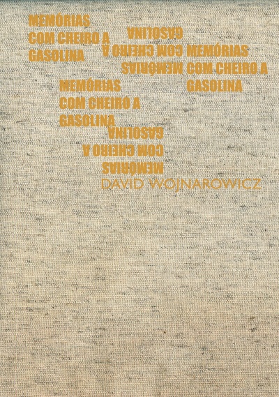 Capa de livro com textura tipo tecido cru e texto amarelo