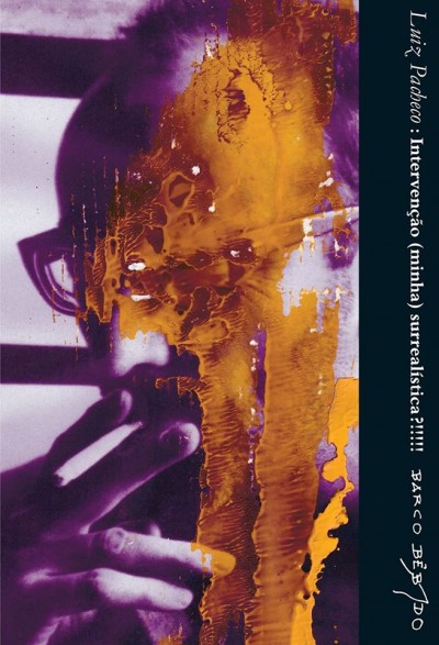 Colagem surrealista com mão, rosto e tinta amarela, texto vertical ao lado direito