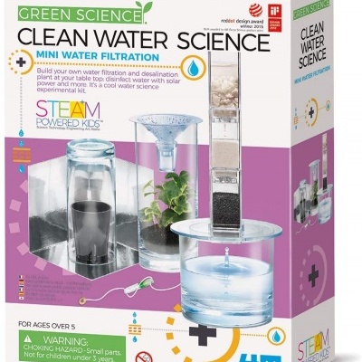 Kit educativo para filtração de água CLEAN WATER SCIENCE na caixa com imagens do produto e instruções.