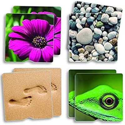 Conjunto de porta-copos quadrados com estampas variadas de flor, pedras, pegadas na areia e olho de lagarto.