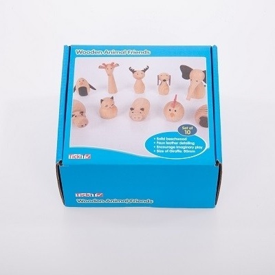 Caixa azul com ilustração de cabeças de animais em madeira e texto em inglês