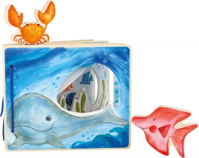 Livro infantil com tema marinho e figuras de caranguejo e peixe