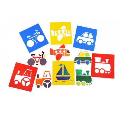 Stencils coloridos de veículos em várias cores sobre fundo branco