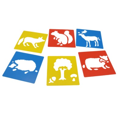 Stencil colorido com imagens de animais e árvores em plástico