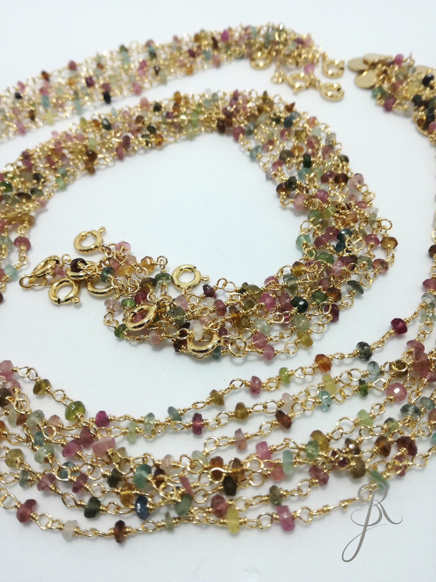 Conjunto Turmalinas Colares ou pulseiras com pedras coloridas e fios dourados