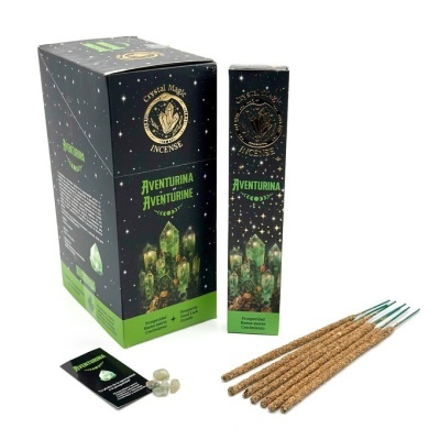 Conjunto de incenso com varetas, pedras e embalagem preta com estrelas e cristais verdes