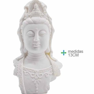 Busto decorativo branco com medidas 13CM ao lado