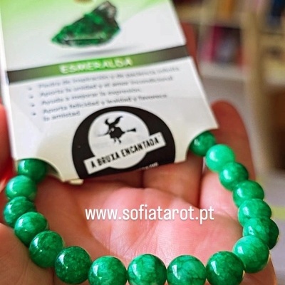 Pulseira de esmeralda verde com embalagem informativa e logótipo A BRUXA ENCANTADA