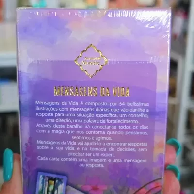 Caixa roxa de baralho Mensagens da Vida com texto e imagens de cartas.