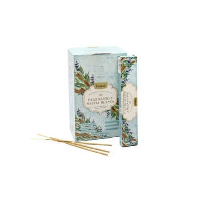 Incensos Tulasi Palo Santo y Salvia Blanca em caixa com design floral pastel.