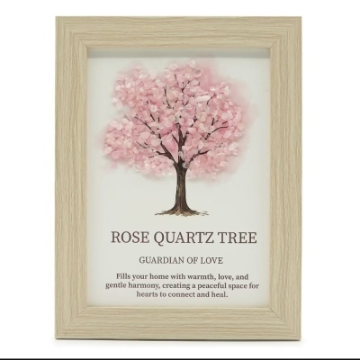 Quadro decorativo com árvore de quartzo rosa e texto sobre amor e harmonia