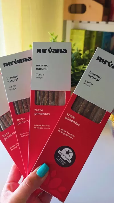 Caixas de incenso natural treze pimentas da Nirvana