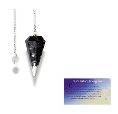 Pêndulo hexagonal preto com corrente prateada e cartão informativo