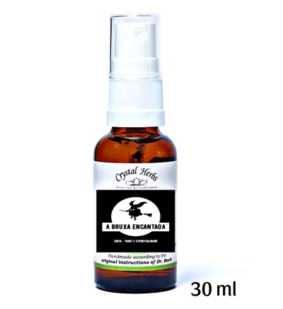 Frasco de vidro castanho com spray e rótulo branco com bruxa em vassoura e texto A BRUXA ENCANTADA
