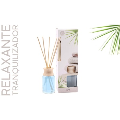 Difusor de ambiente relaxante com líquido azul e embalagem branca decorativa