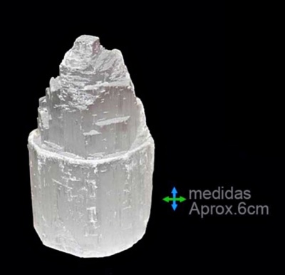 Cristal branco translúcido com textura rugosa e tamanho aprox. 6 cm.