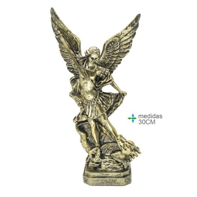 Estátua dourada de anjo com asas e lança, medindo 30 cm