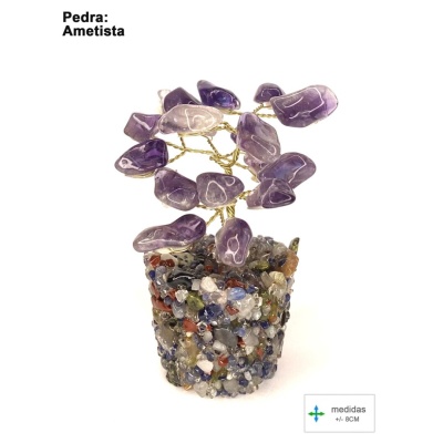 Árvore decorativa com pedras de ametista e base de pedras multicoloridas