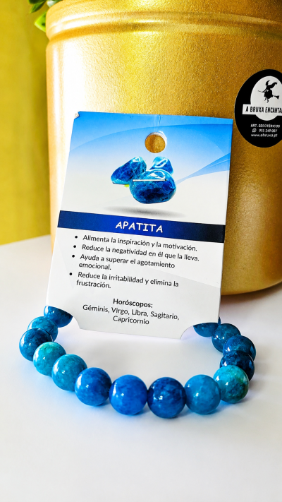 Pulseira azul de apatita com etiqueta informativa e autocolante A BRUXA ENCANTADA