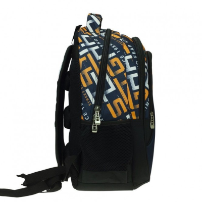 Mochila preta com padrão geométrico e vários compartimentos