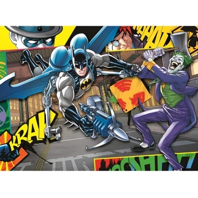 Poster de Batman e Coringa com efeitos de quadrinhos em fundo urbano