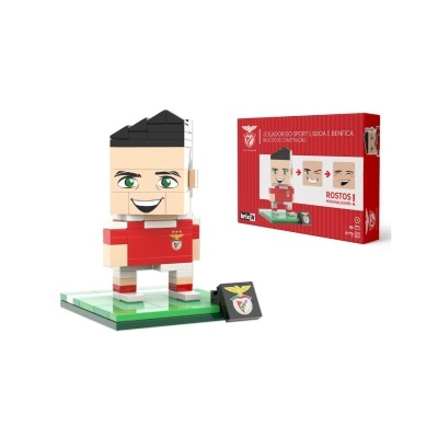 Blocos de construção do jogador do Sport Lisboa e Benfica com embalagem na cor vermelha.