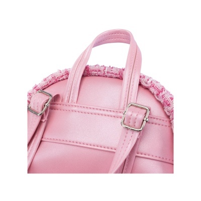 Mochila sintética rosa com alças ajustáveis e detalhe têxtil na borda