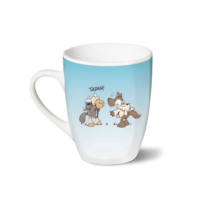 Caneca branca com ilustração de cavalos de desenho animado e texto TADAH